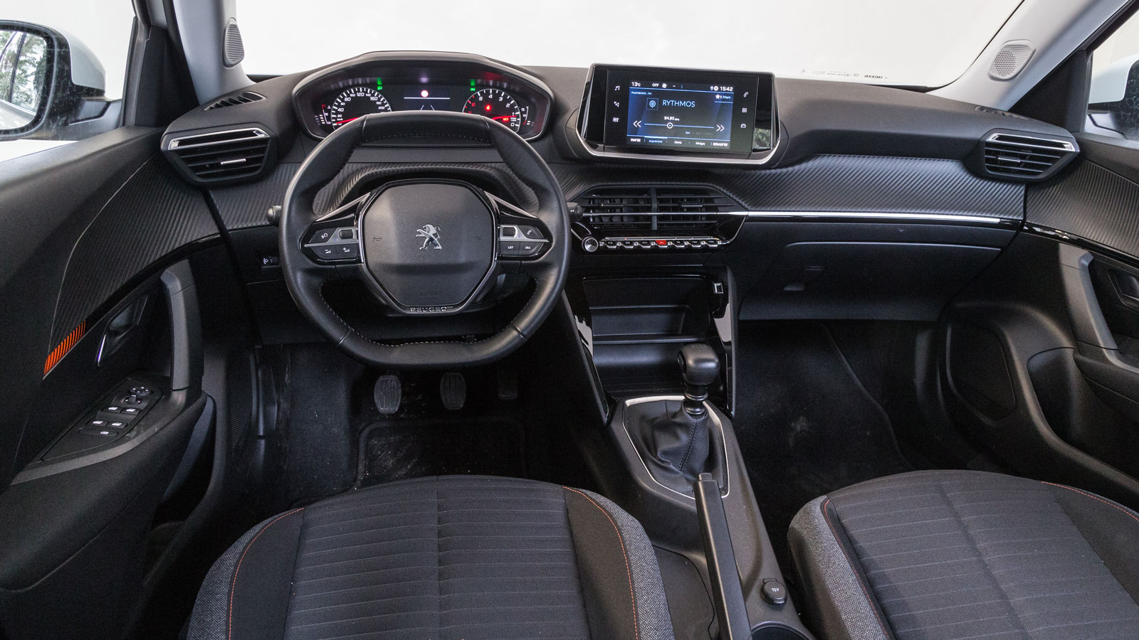 Dacia Duster VS Peugeot 2008: Diesel SUV στα ίδια λεφτά