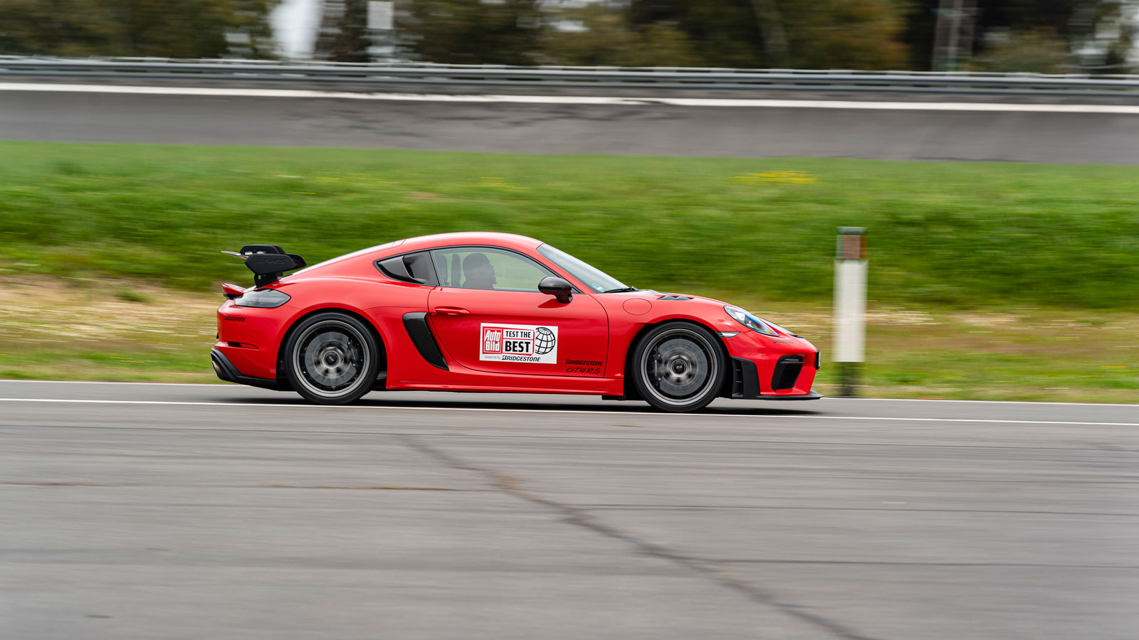Οδηγούμε Porsche Cayman GT4 RS: Ατμοσφαιρική κραυγή!