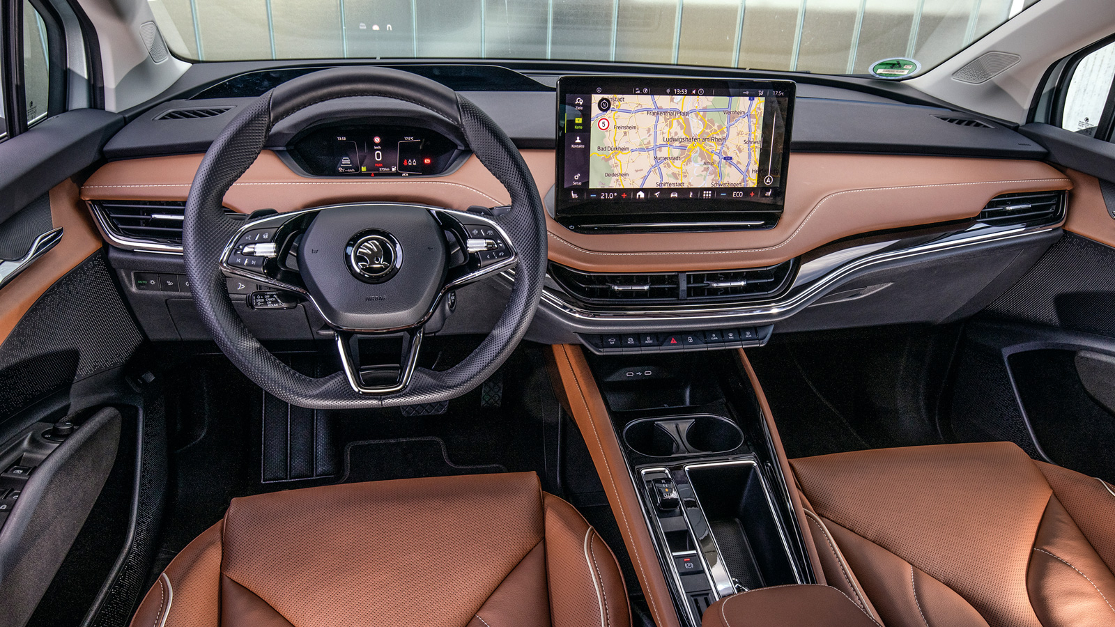 Skoda Enyaq iV 80 VS VW ID.4 Pro: Κάνουν 700 χλμ στην πόλη