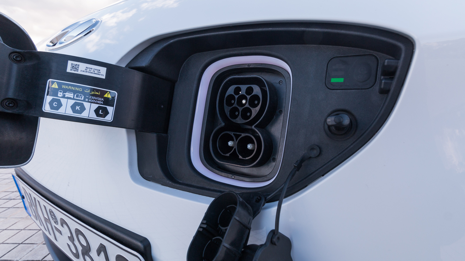 Βάζουμε το υβριδικό Hyundai Kona «κόντρα» στο ηλεκτρικό