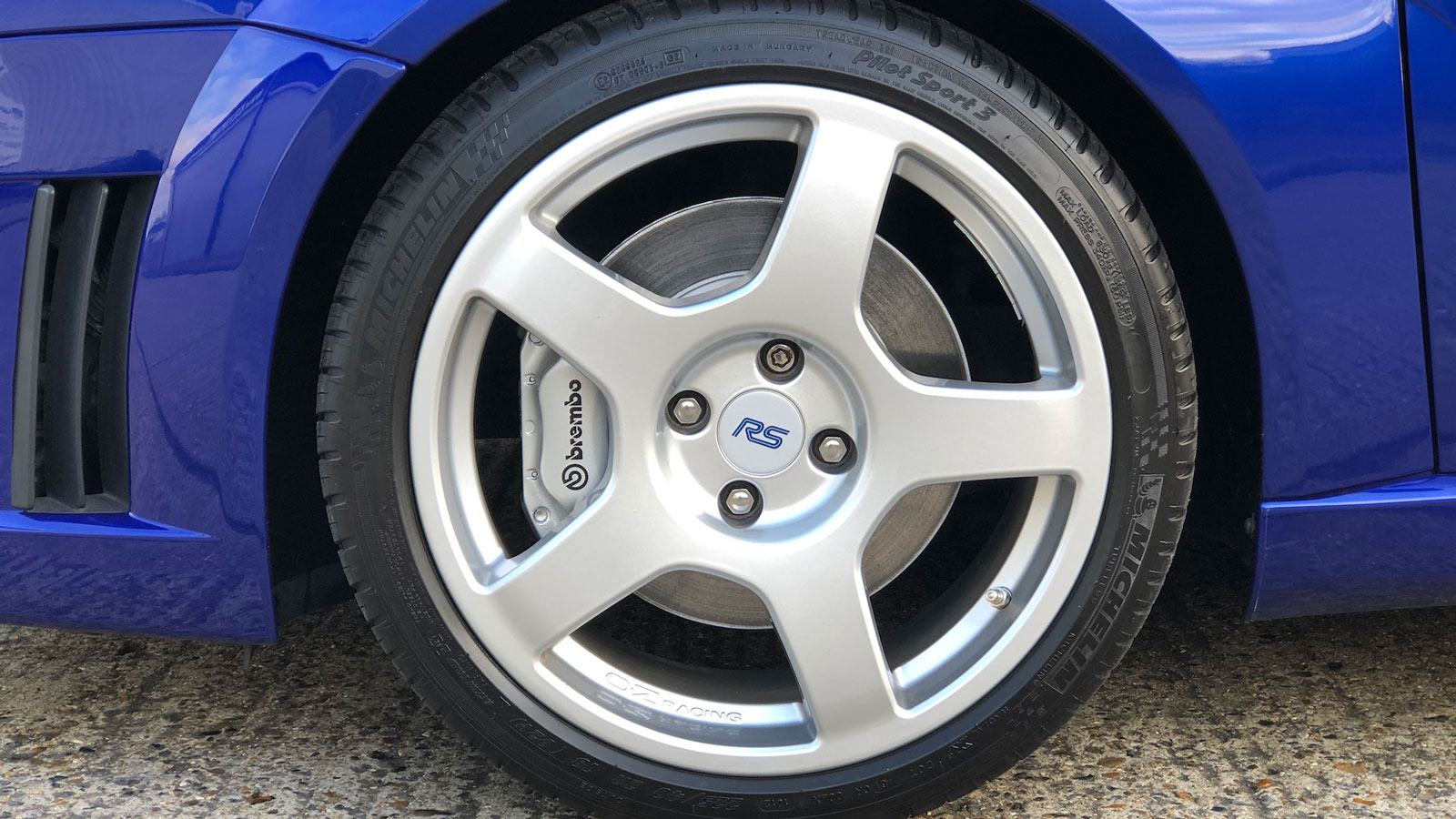 Ford Focus RS Mk1: Το πρώτο «τούμπανο» Focus γίνεται 20 χρονών