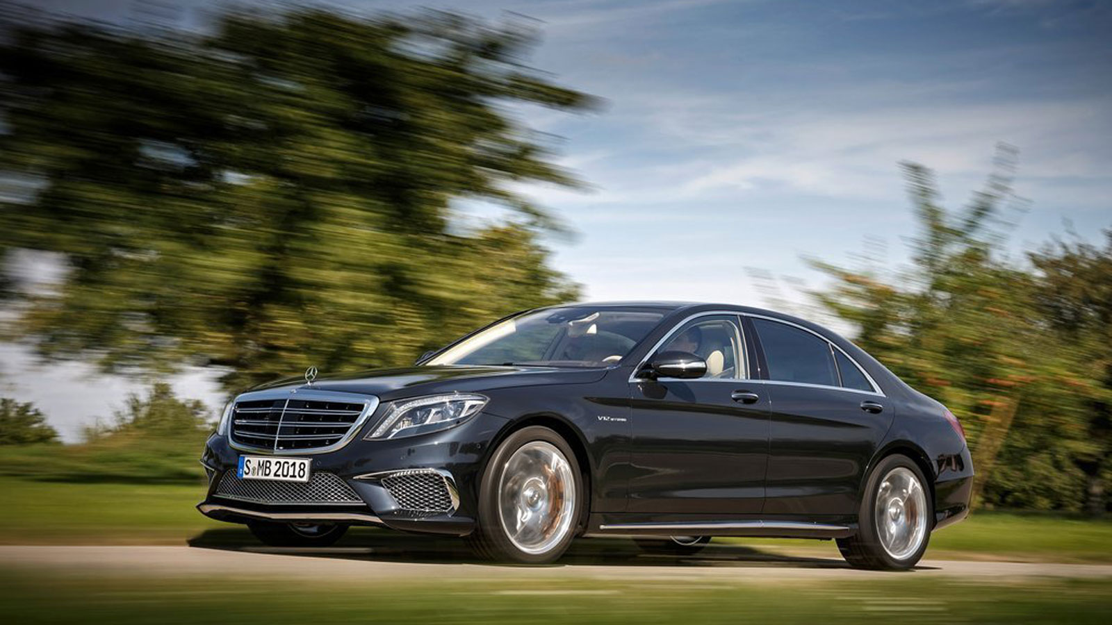 Mercedes S-Class: Το μοντέλο που πάντα άλλαζε την αυτοκίνηση