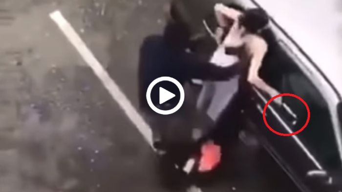 Αφηνιασμένη καταστρέφει αυτοκίνητο αλλά το μετάνιωσε [video]