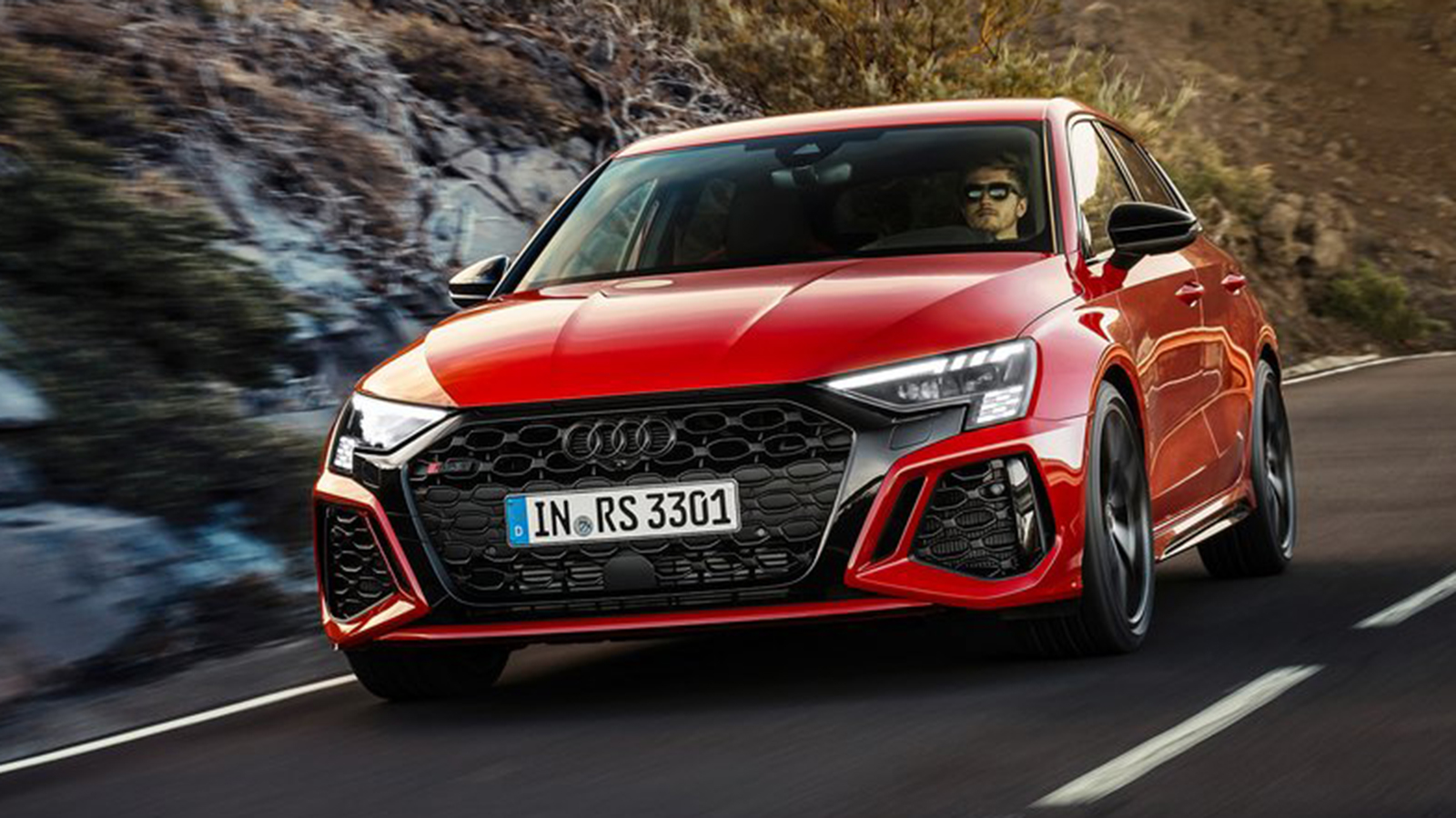 Nέο Audi RS 3 Sportback: Στην Ελλάδα από 83.950 ευρώ  