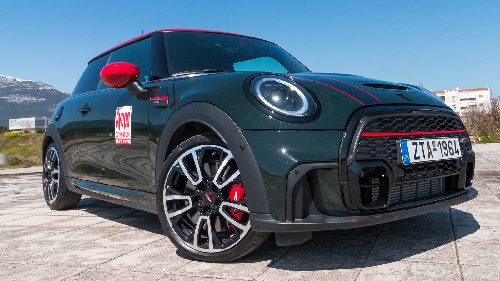 Mini John Cooper Works: Σπίντα 231 ίππων με «πονηρή» εμφάνιση
