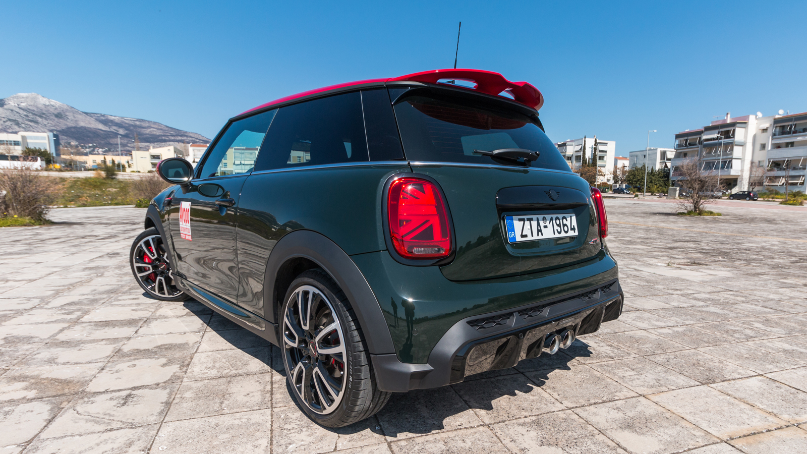 Mini John Cooper Works: Σπίντα 231 ίππων με «πονηρή» εμφάνιση