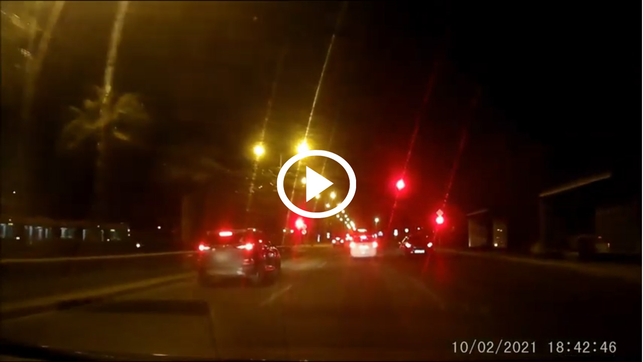 Ελληνόπουλο από τα λίγα περνάει με κόκκινο και τέρμα γκάζι [video]