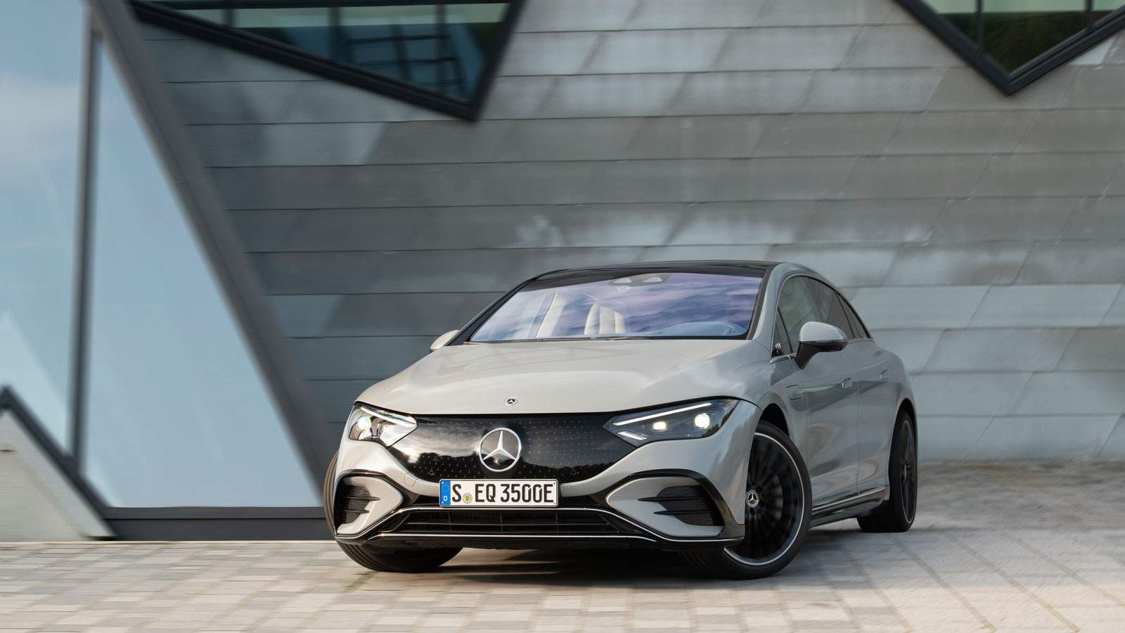 Έναρξη πωλήσεων για τη νέα αμιγώς ηλεκτρική EQE 