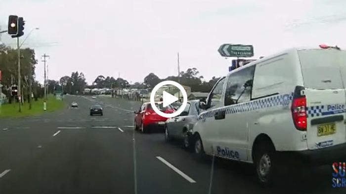 Γκαβός αστυνομικός φέρνει την καταστροφή [video]