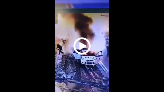 Λαμπάδιασε το περιπολικό στην άκρη του δρόμου [video]