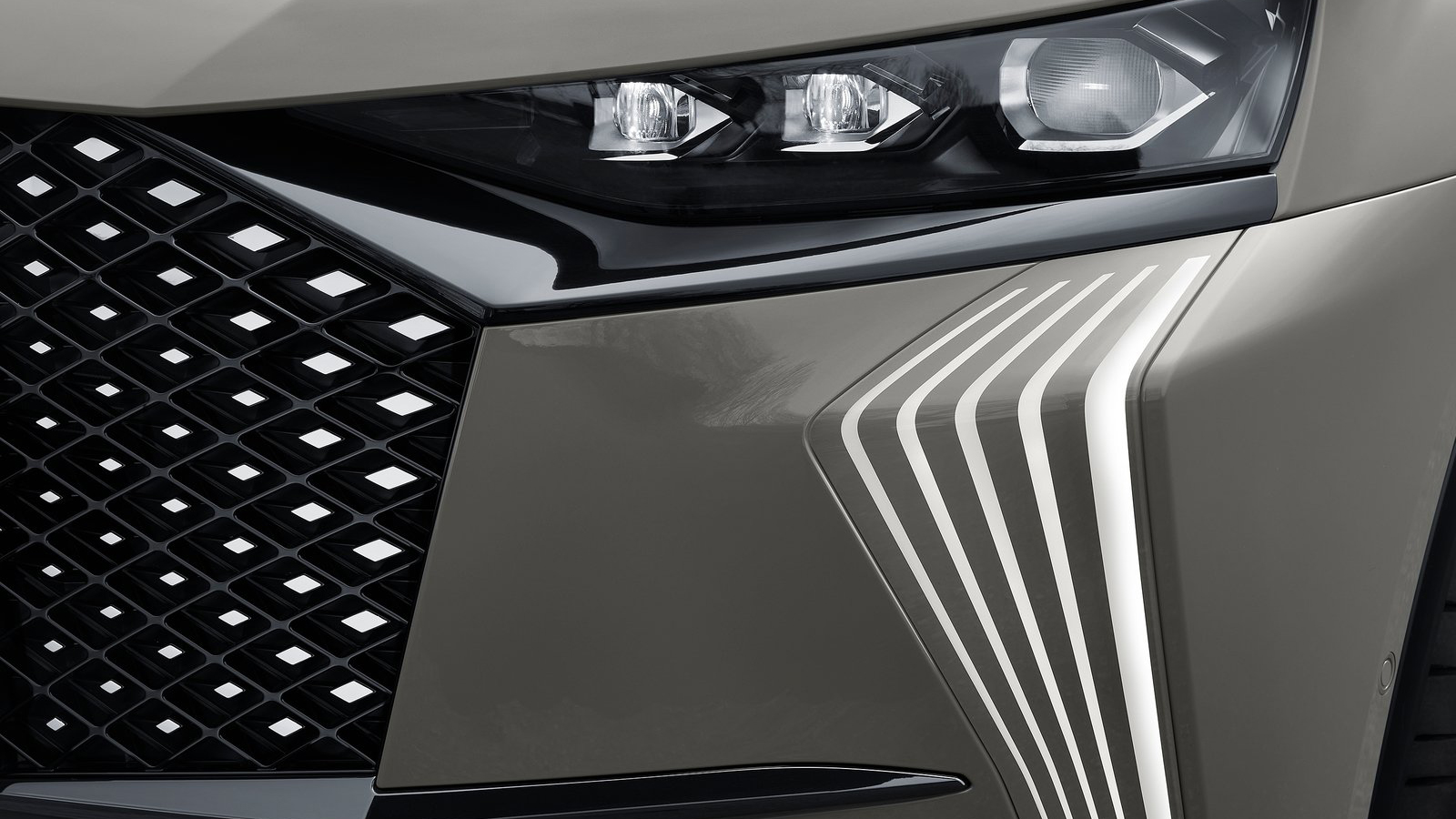  Πρώτη οδήγηση DS7 E-Tense 4x4 360 ίππων