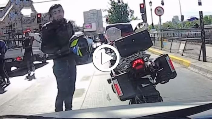 Ψευτονταής σπάει αυτοκίνητο γυναίκας με αλυσίδα [video]