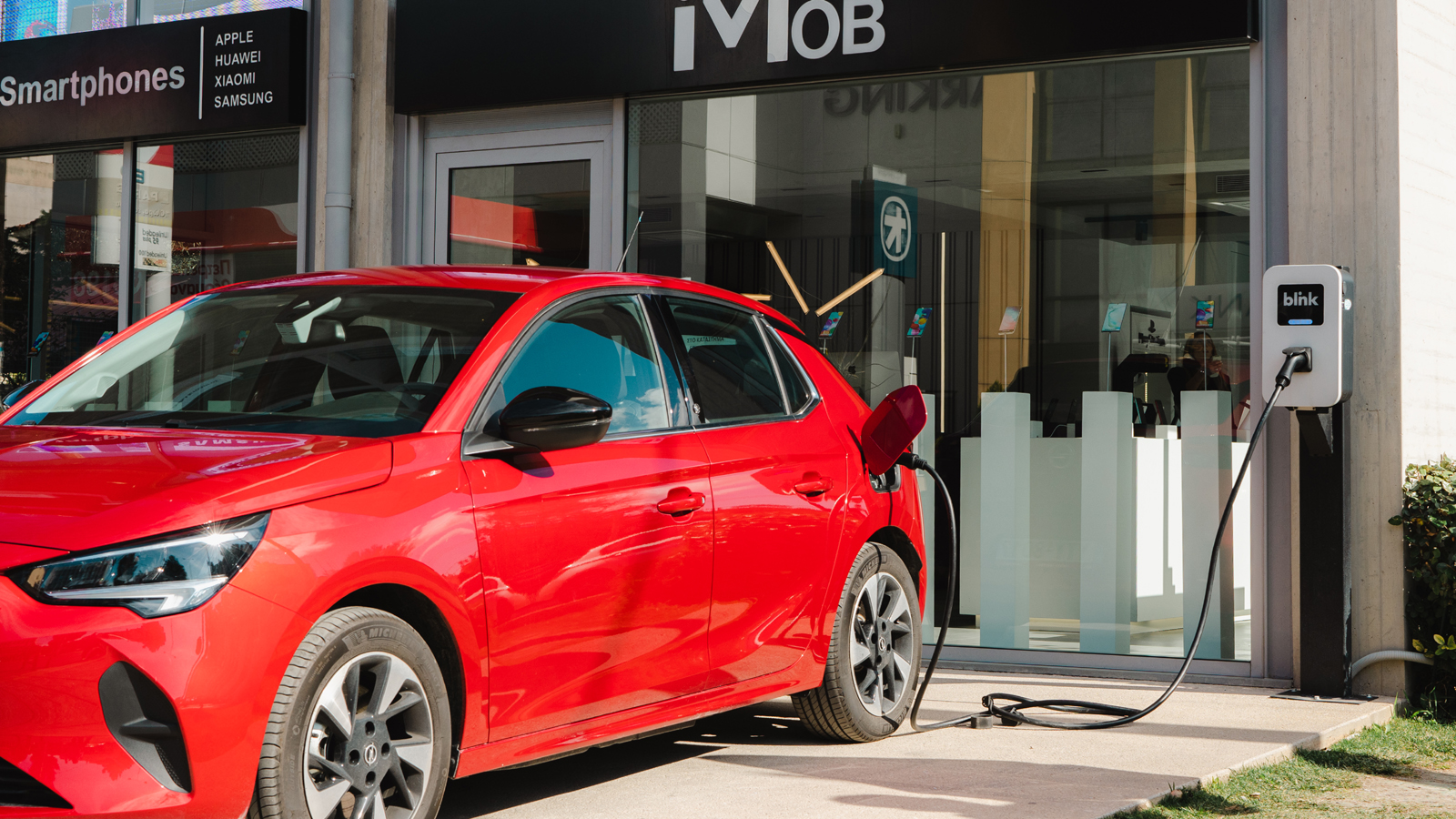 Blink: Με πάνω από 430 θέσεις φόρτισης σε όλη την Ελλάδα.