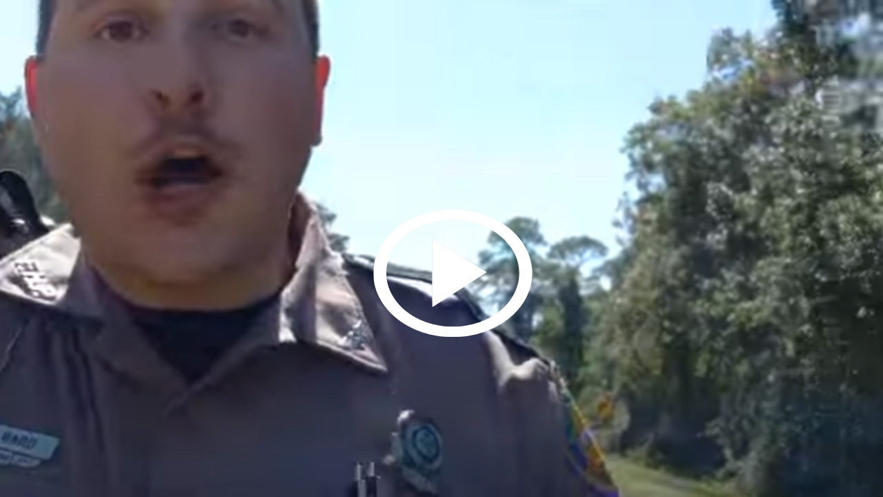 Συνελήφθη επειδή τραβούσε κάμερα σε τρακάρισμα [video] 