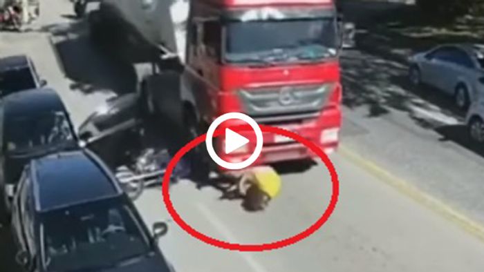 Θαύμα! Τον πάτησε νταλίκα και βγήκε ζωντανός [video]