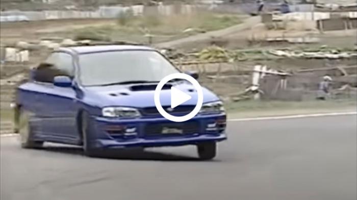 Ο Θεός Keiichi Tsuchiya παίζει με Subaru σε Touge και Maze [video]