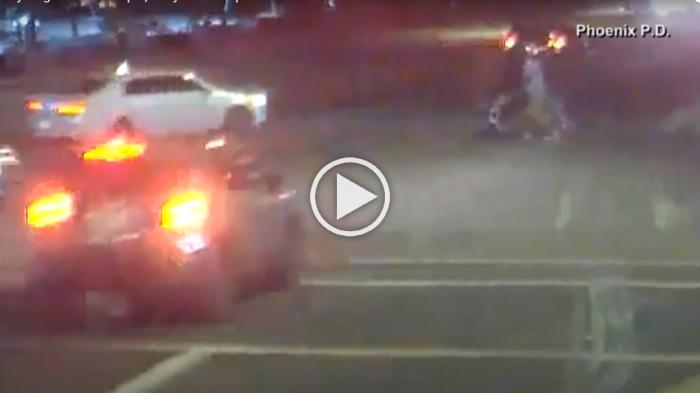 Τρακάρισμα σε διασταύρωση έσωσε μητέρα και μωρό [video]