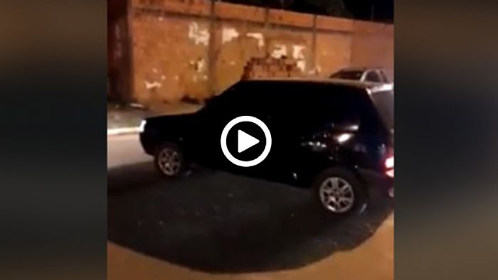 Uno κάνει μακροβούτι σε χαντάκι. Γιατί; [video]