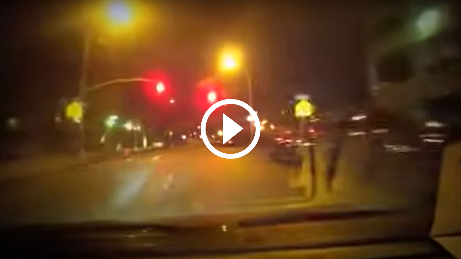 Ανεγκέφαλος πάει σαν τρελός για να ξεφύγει από την αστυνομία [video]