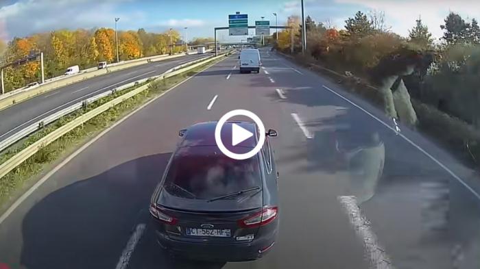 Μα κάνεις πονηράδες μπροστά από Ζητάδες; [video]