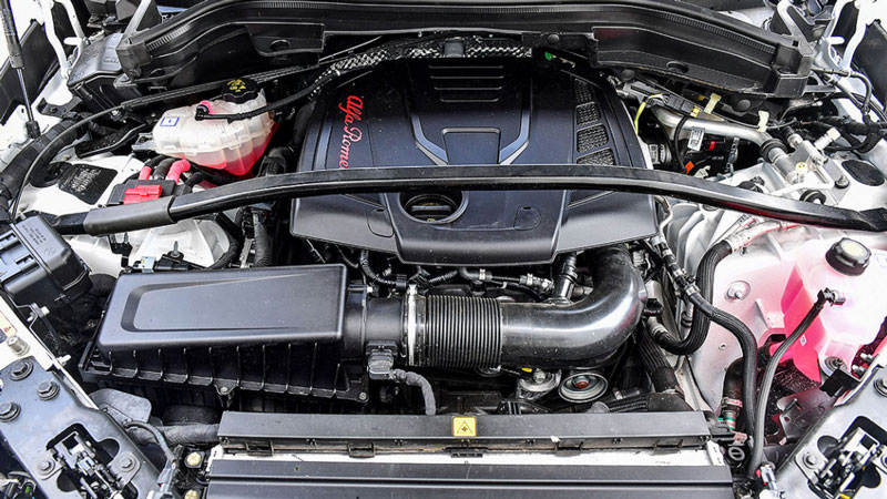 Alfa Romeo Stelvio Q4 5ετίας: Αξίζει σαν μεταχειρισμένη;