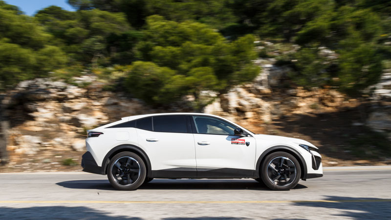 Peugeot 408 Plug-in hybrid: Έχει τη χαμηλότερη κατανάλωση στην κατηγορία