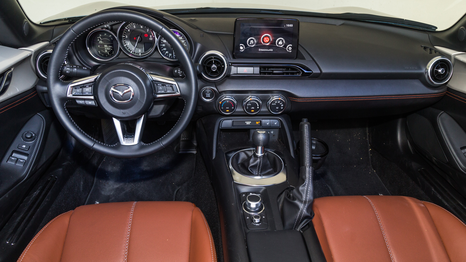 Hyundai i30 N VS Mazda MX-5: Τι προσφέρουν στον τομέα εξοπλισμού άνεσης και ασφαλείας;