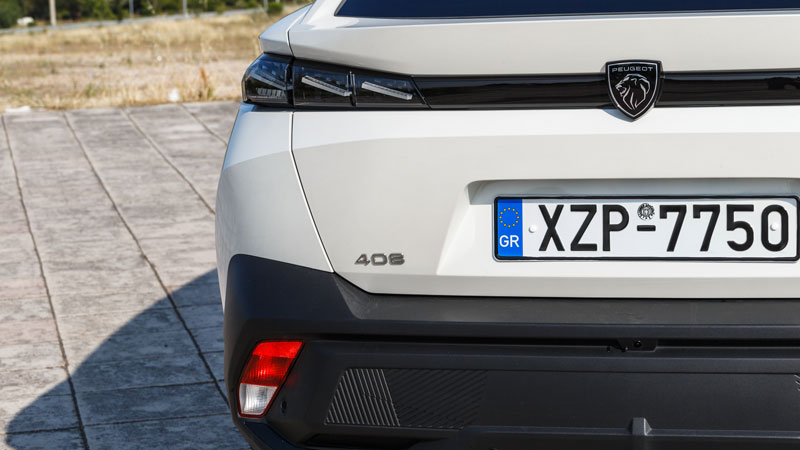 Peugeot 408 Plug-in hybrid: Τι βαθμό παίρνει σε κατανάλωση, χώρους, επιδόσεις και εγγυήσεις;