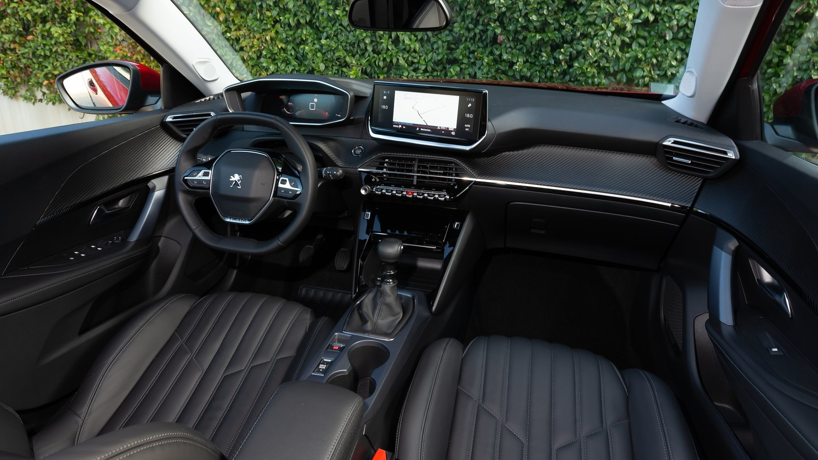 Ford Puma VS Peugeot 2008 100ps. Ποιο ξεχωρίζει σε εξοπλισμό ασφαλείας και άνεσης;