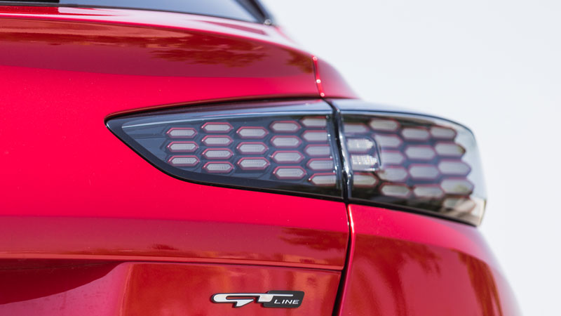 Kia XCeed 160 PS 7DCT: Τι βαθμό παίρνει σε κατανάλωση, χώρους, επιδόσεις και εγγυήσεις;