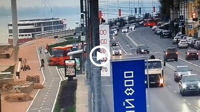 Ακυβέρνητο καράβι το λεωφορείο μας [video]