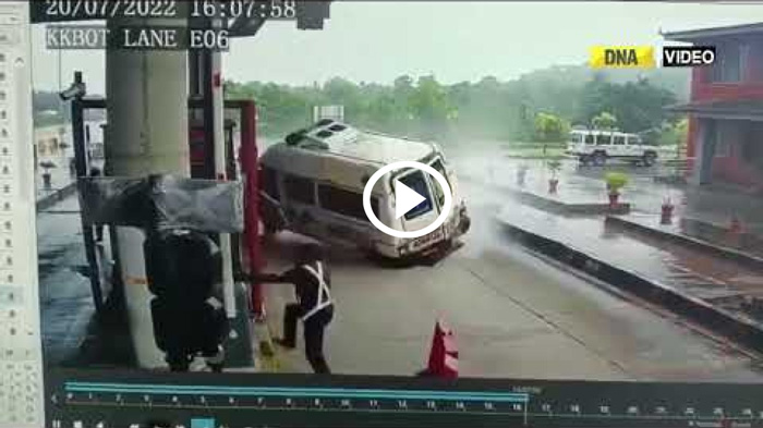 Ασθενοφόρο τράκαρε και σκότωσε 4 ανθρώπους [video] 