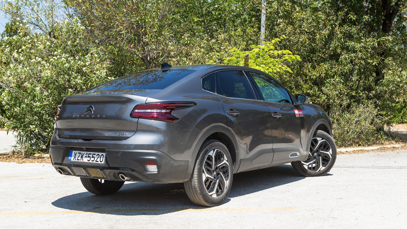 «Όλο το παιχνίδι» γίνεται στο πίσω τμήμα του μοντέλου, το οποίο έχει επεκταθεί κατά 24 εκ. σε σχέση με το C4, ενώ η γραμμή της οροφής έχει μια πιο έντ