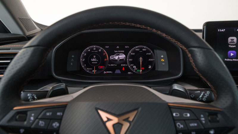 O πίνακας οργάνων δίνει όλες τις απαραίτητες πληροφορίες στον οδηγό και ταυτόχρονα βγάζει μια αθλητική αίσθηση