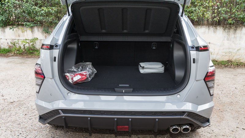 Η χωρητικότητα του πορτμπαγκάζ ακουμπάει τα 466 λίτρα κι είναι αρκετά για να καλύψουν τις ανάγκες μιας 4μελης οικογένεια