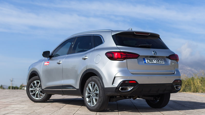 Μυώδης η πίσω σχεδίαση που χτυπάει όσο πρέπει στο μάτι