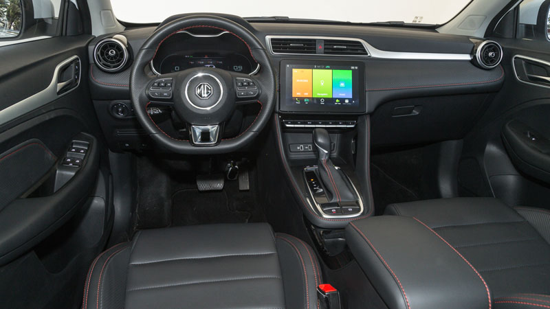 Η ποιότητα κατασκευής της καμπίνας κινείται σε εξαιρετικά επίπεδα που θα ζήλευαν αρκετά πιο ακριβά μοντέλα