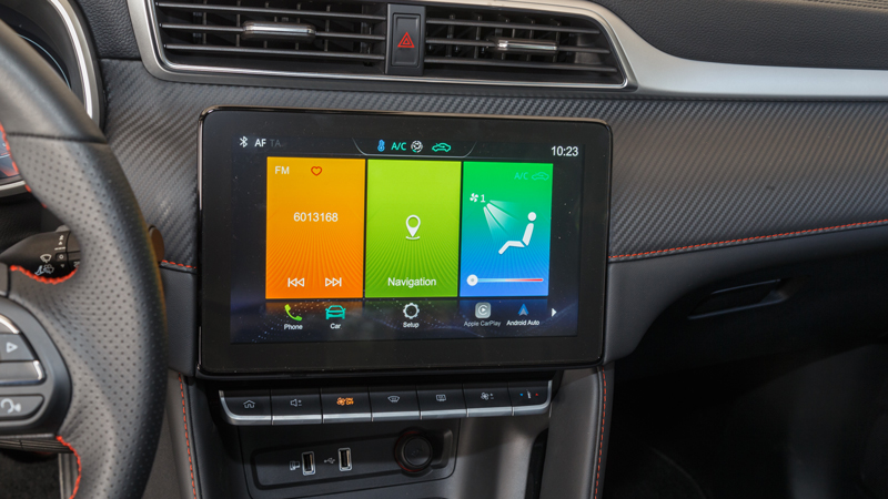 H στάνταρ κεντρική οθόνη 10,1 ιντσών με το εύχρηστο μενού και την καλή συνδεσιμότητα αναβαθμίζει την εμπειρία χρήσης