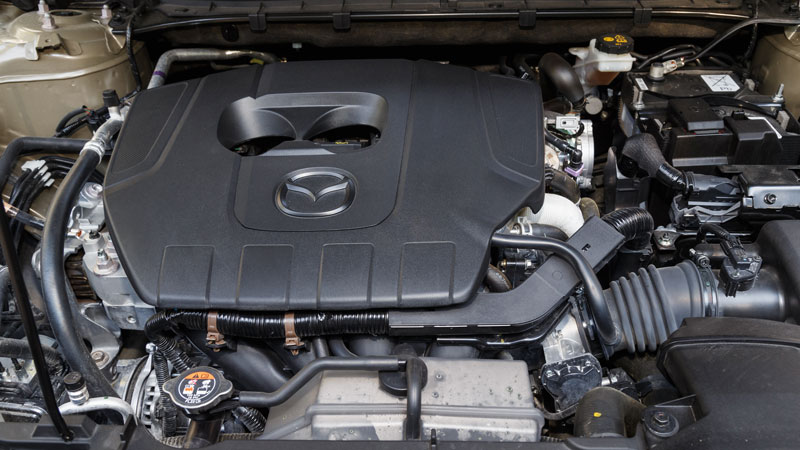 Ο 2.500 κ. εκ κινητήρας και το βάρος των 1.655 κιλών δεν βοηθάνε ιδιαίτερα στο κομμάτι της κατανάλωσης, με τη μέση τιμή να ορίζεται στα 10,2 λτ./100 χ