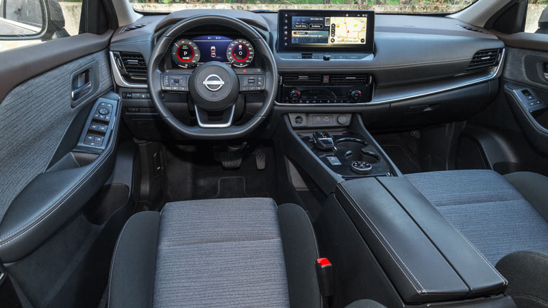 Η premium φιλοσοφία που ακολούθησε η Nissan στο X-Trail φαίνεται πιο έντονα στο εσωτερικό του μοντέλου, όπου τα υλικά είναι υψηλής ποιότητας, με τα μα