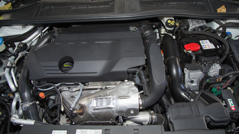 Όσο ο ιδιοκτήτης είναι συνεπής με το ρεύμα θα μπορεί να απολαύσει επιδόσεις, αλλά και μια μέση κατανάλωση κοντά στα 4 λτ./100 χλμ