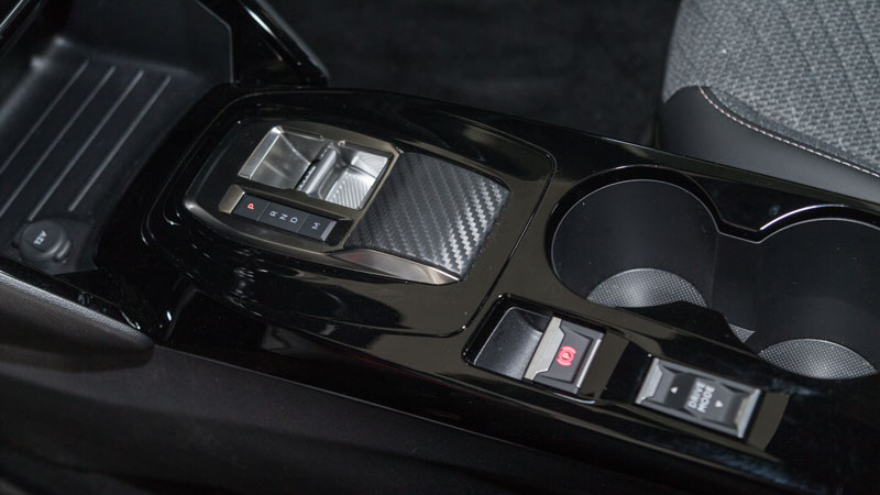 Ανανεωμένο Peugeot 2008: Ακόμα πιο μουράτο και premium 		