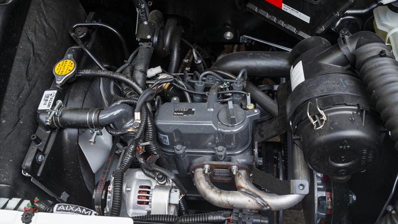 Η μέση κατανάλωση του πετρελαιοκινητήρα δεν ξεπερνάει τα 3,1 λτ./100 χλμ. και σε συνδυασμό με το ρεζερβουάρ των 16 λίτρων, μπορεί να προσφέρει μια εμβ