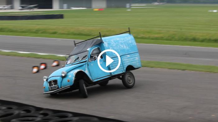 Κάνει με 2CV Van όσα κάνουν οι άλλοι με supercars [video]
