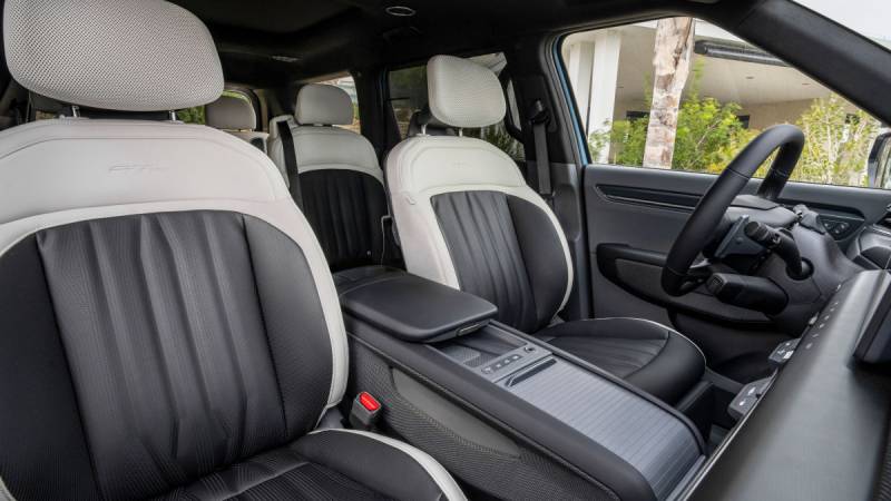 Γίγαντας με ρόδες! Το Kia EV9 εκπλήσσει με τη δυναμική του!