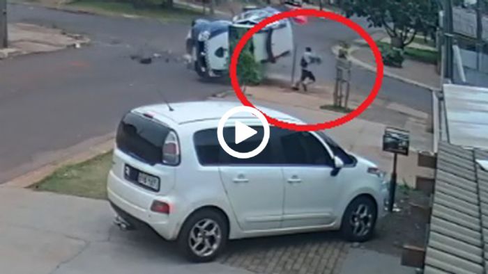 Πεζός έκανε ντρίπλα στον θάνατο [video]