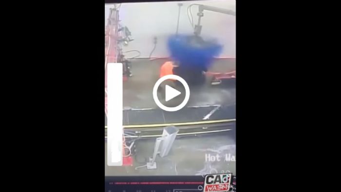Θα έπλενες το αυτοκίνητο σου σε αυτόν τον Πλυντηριά; [video]