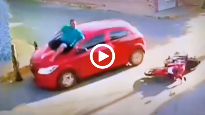 Τρακάρισμα αυτοκινήτου και μηχανής για Ολυμπιακούς αγώνες [video]