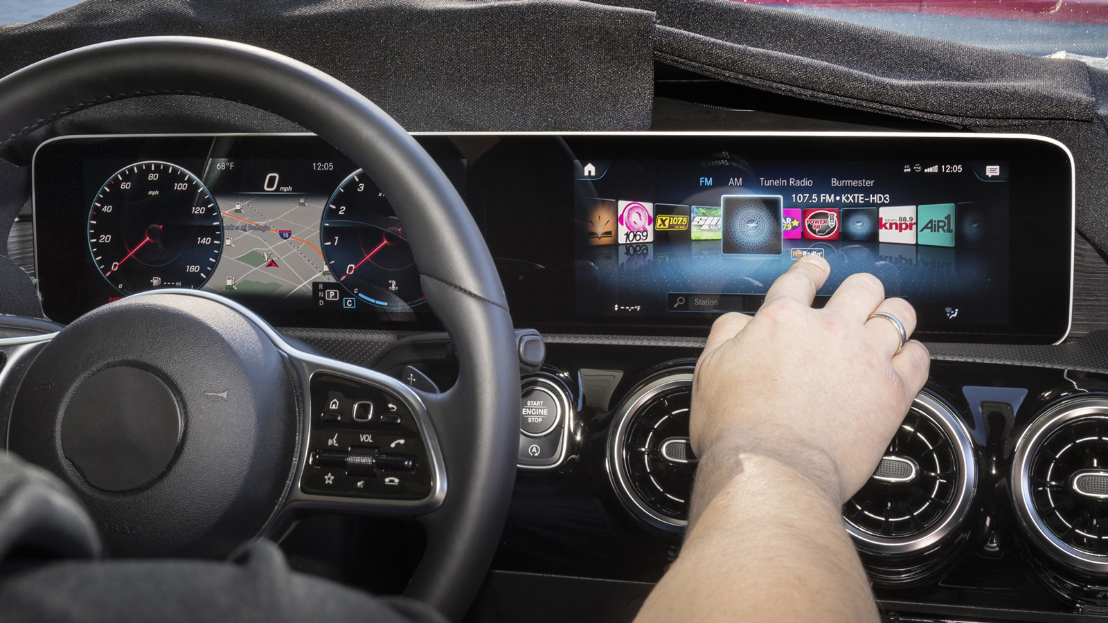 Κάθε νέο αυτοκίνητο από το 2020 έχει εξοπλιστεί με δέκτη DAB. Οι παλαιότεροι οδηγοί μην ανησυχείτε, δεν υπάρχει πρόβλεψη αποκλειστικά ψηφιακού σήματος