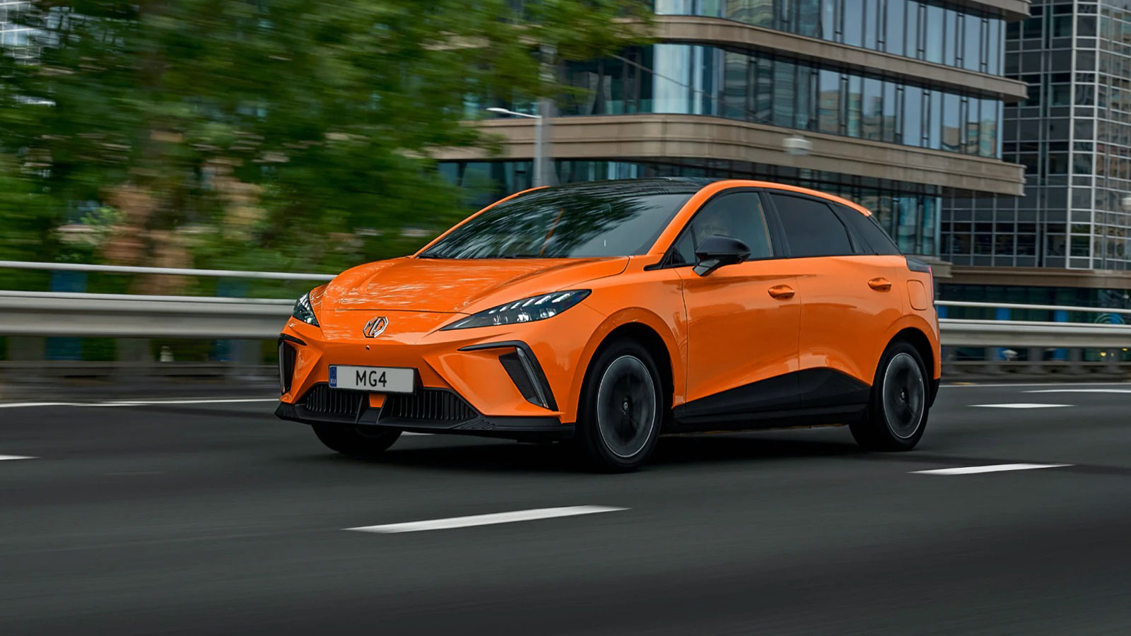 Παρέλαβε τα πρώτα της αυτοκίνητα η MG στην Ελλάδα. 